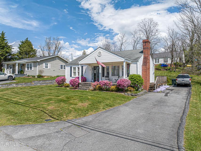 Photo #3: 326 Fuller Street