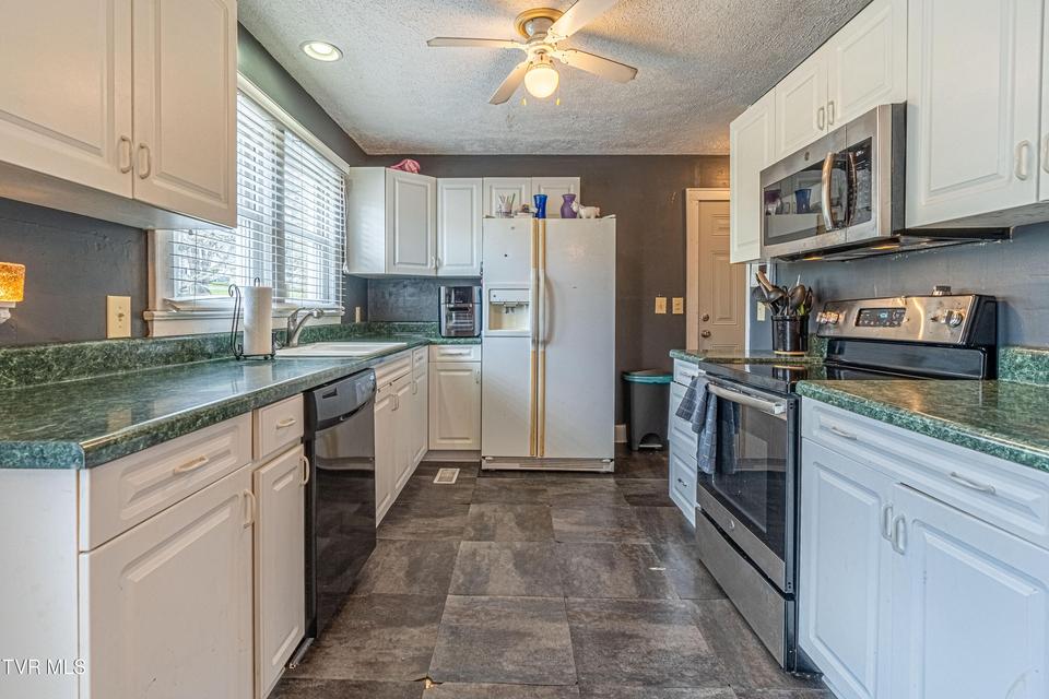 Photo #27: 326 Fuller Street