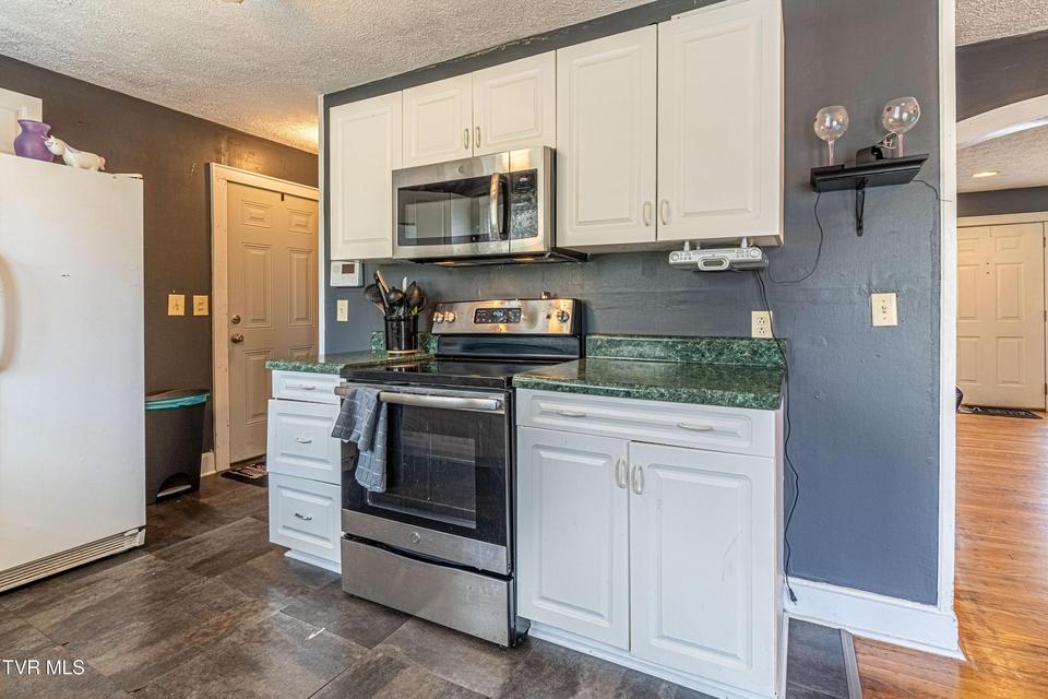 Photo #28: 326 Fuller Street