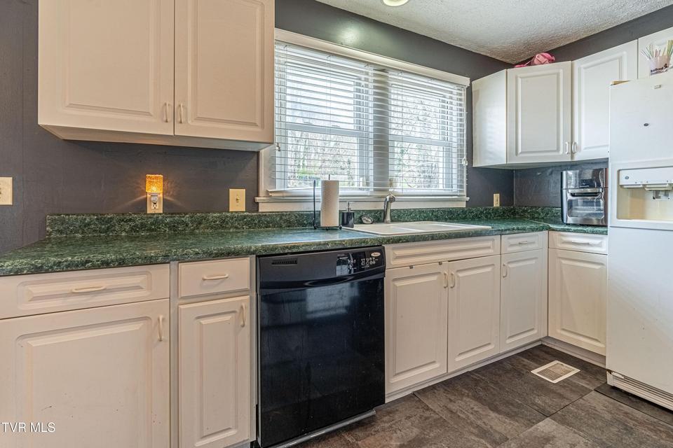 Photo #29: 326 Fuller Street