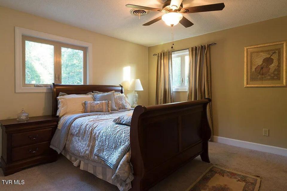 Photo #30: 232 Roscommon Drive