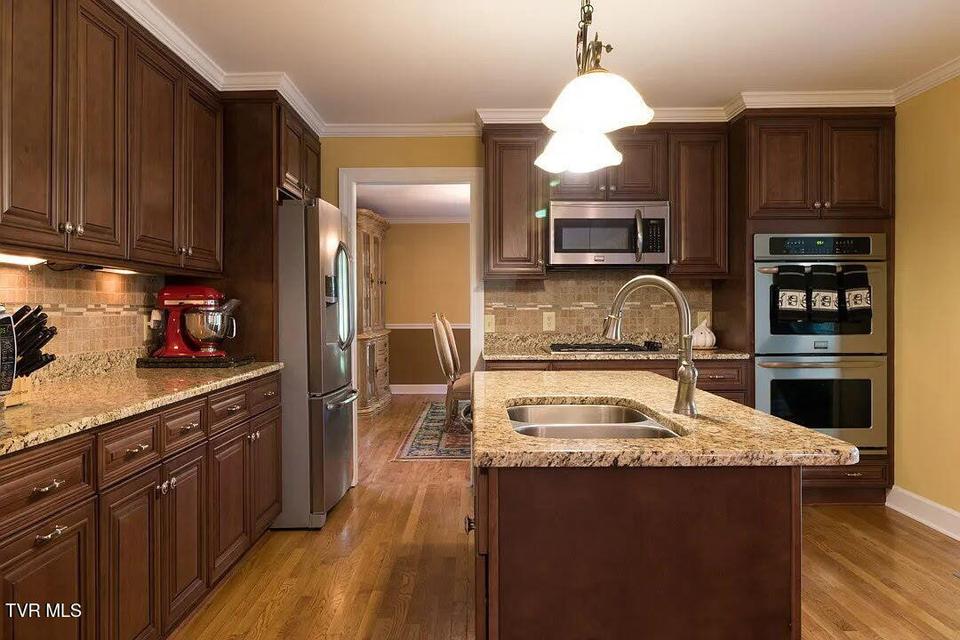 Photo #14: 232 Roscommon Drive