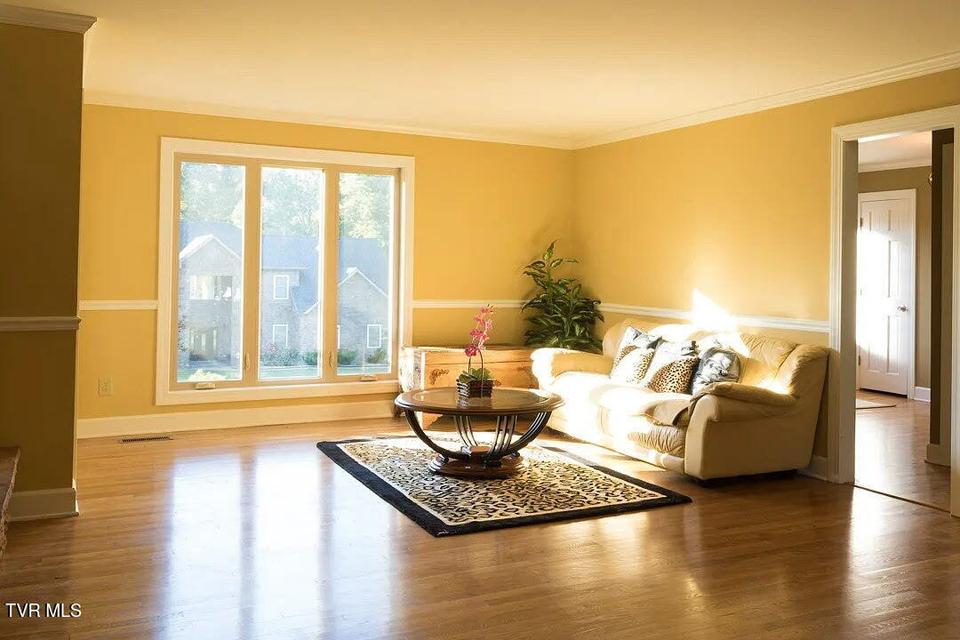 Photo #24: 232 Roscommon Drive