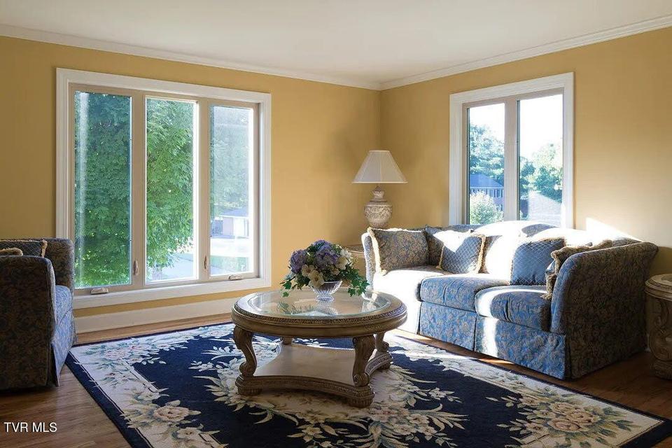 Photo #9: 232 Roscommon Drive