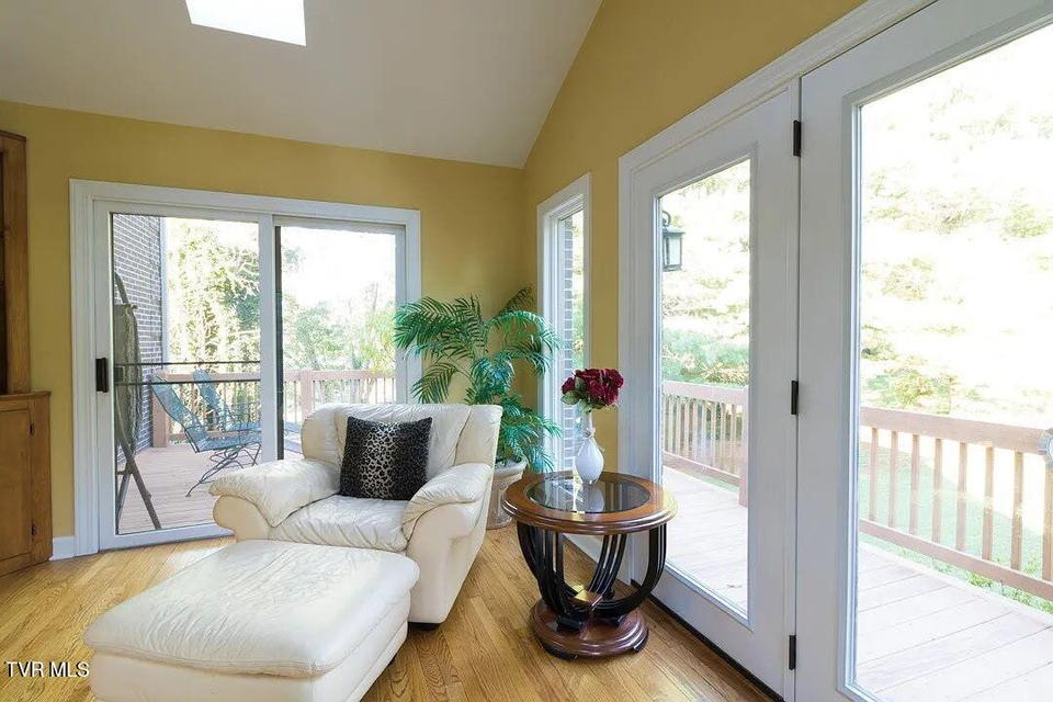 Photo #22: 232 Roscommon Drive