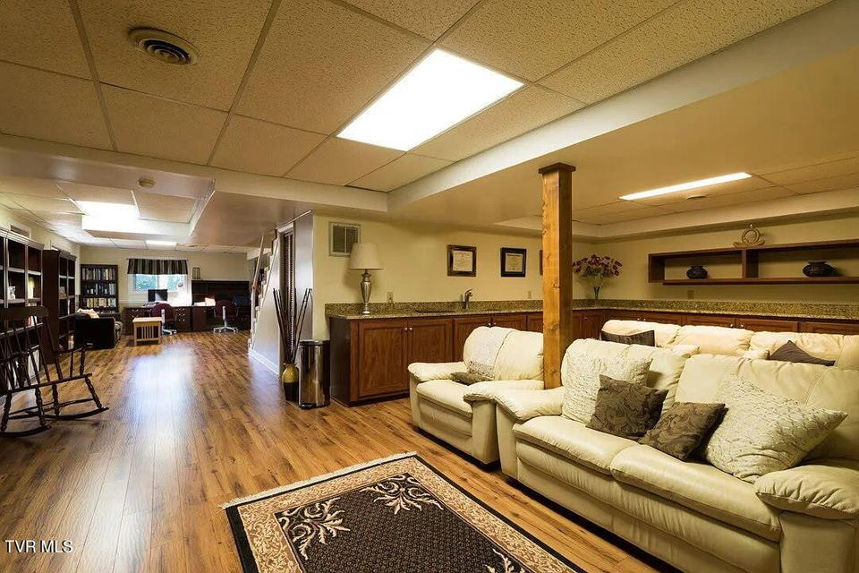 Photo #46: 232 Roscommon Drive