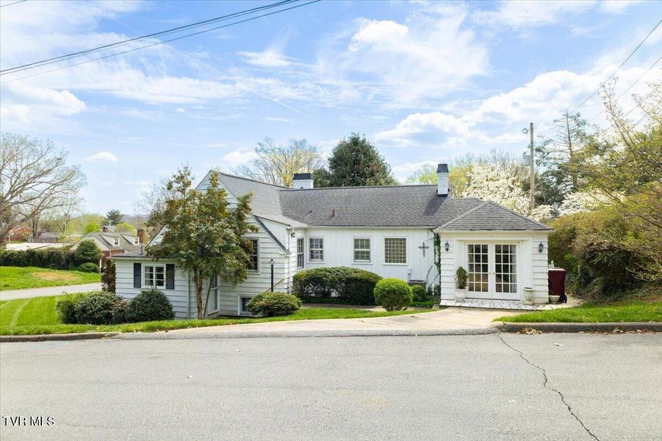 Photo #2: 219 Gilmer Park