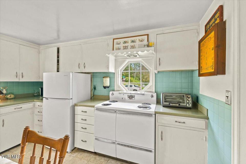 Photo #9: 219 Gilmer Park