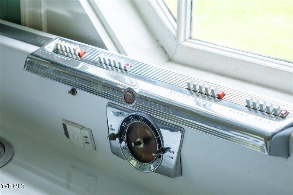 Photo #10: 219 Gilmer Park