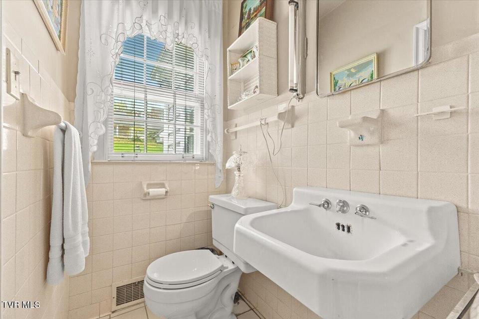 Photo #24: 219 Gilmer Park