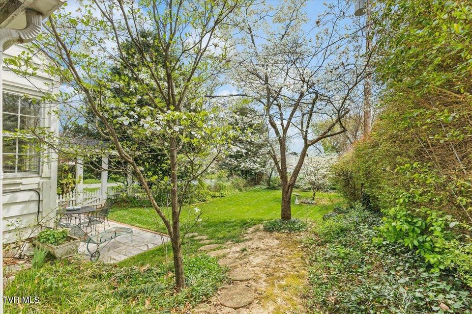 Photo #53: 219 Gilmer Park