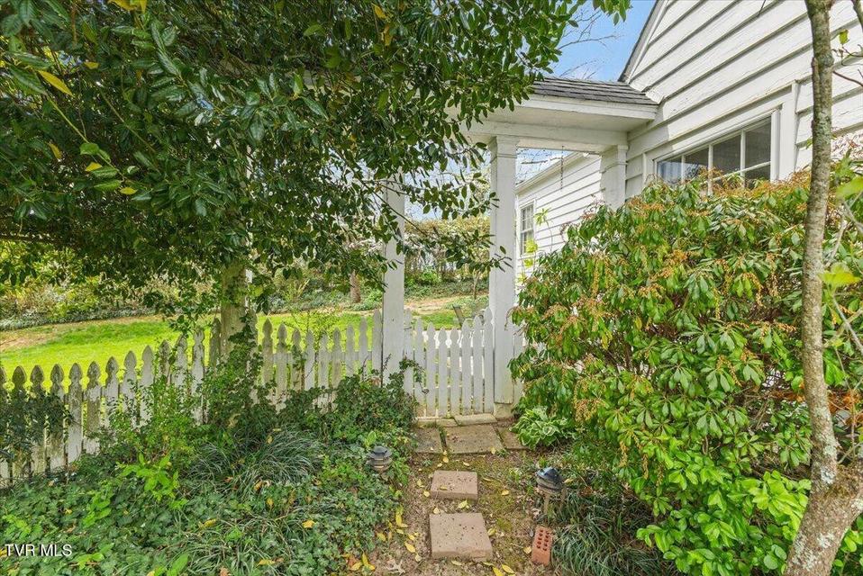 Photo #55: 219 Gilmer Park