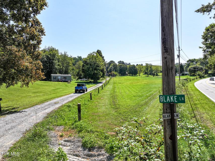 Photo #3: 32ac Blake Lane