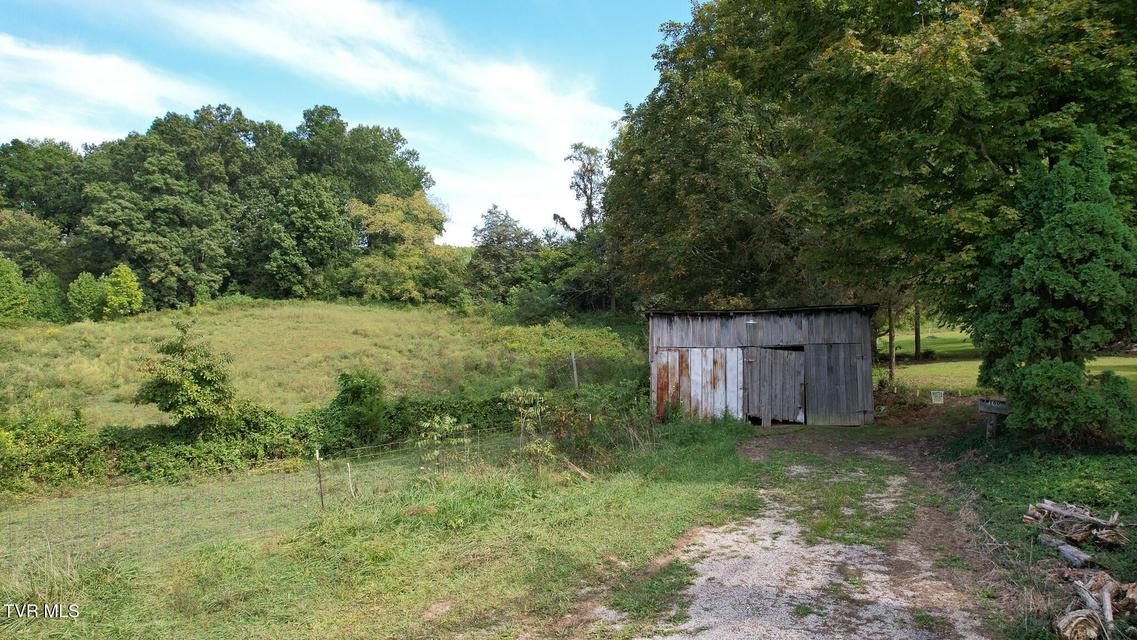 Photo #4: 32ac Blake Lane