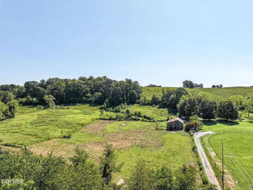 Photo #5: 32ac Blake Lane