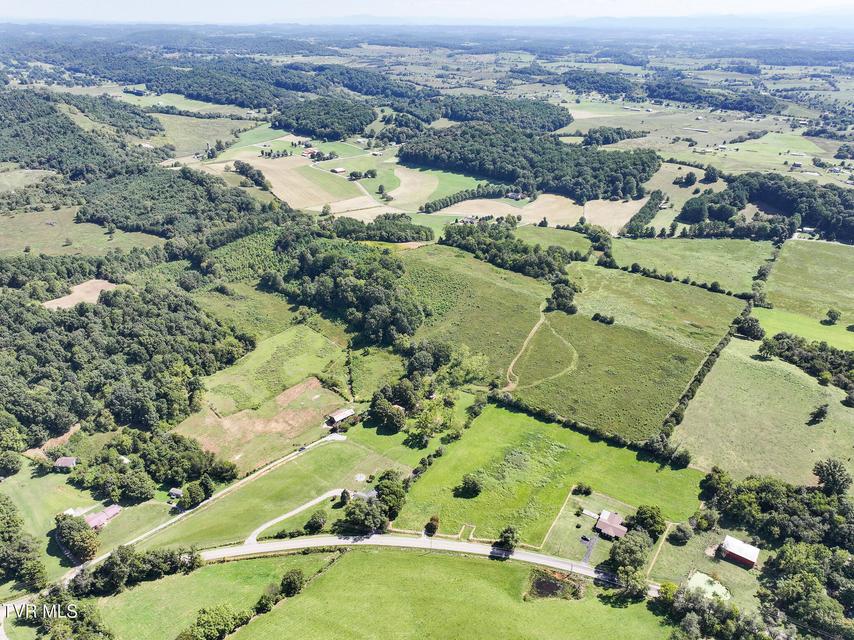 Photo #9: 32ac Blake Lane