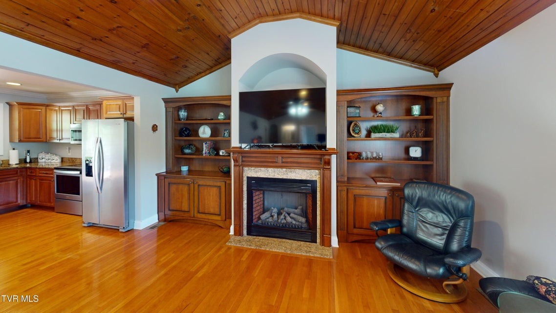 Photo #14: 93 Bridgewater Court