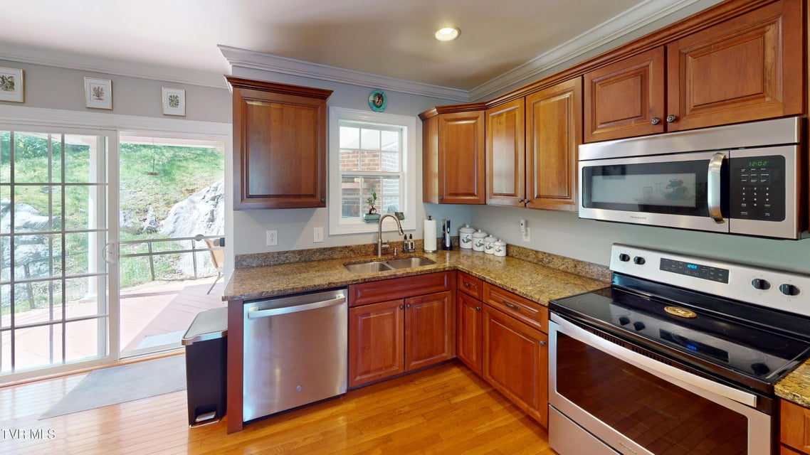 Photo #16: 93 Bridgewater Court