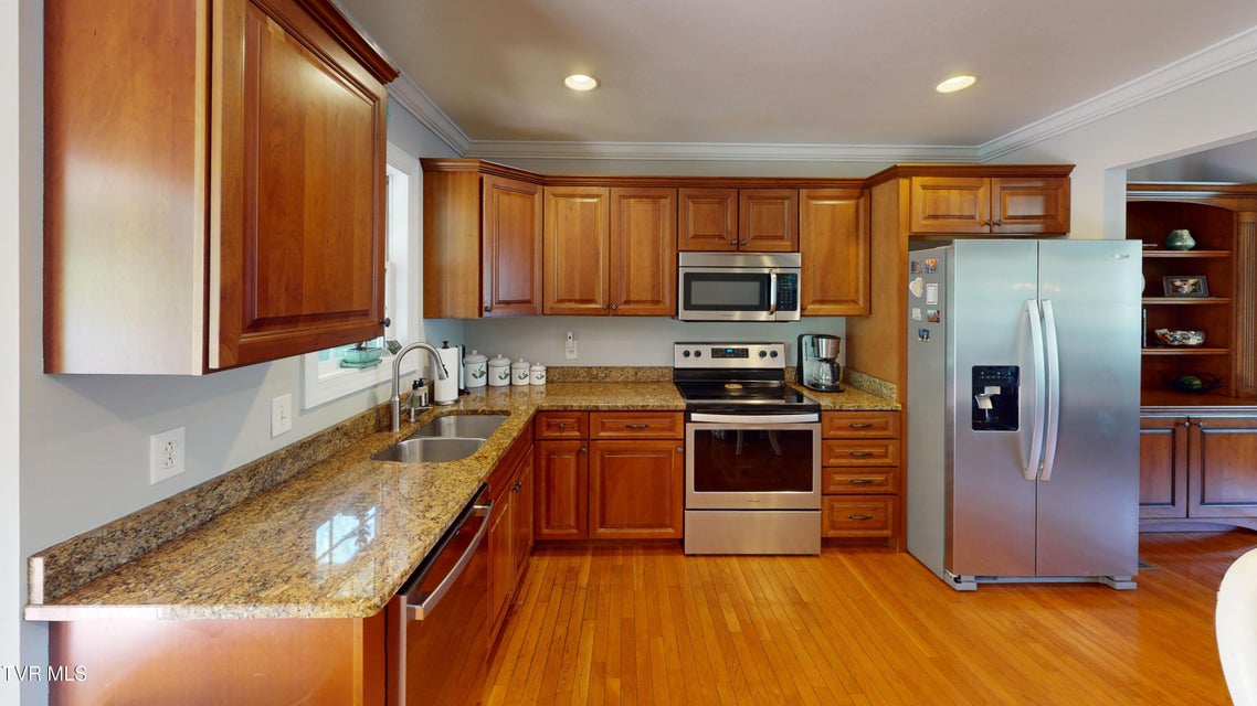 Photo #17: 93 Bridgewater Court