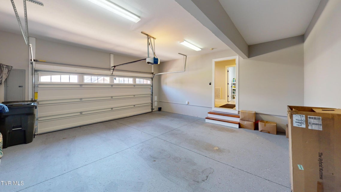 Photo #31: 93 Bridgewater Court