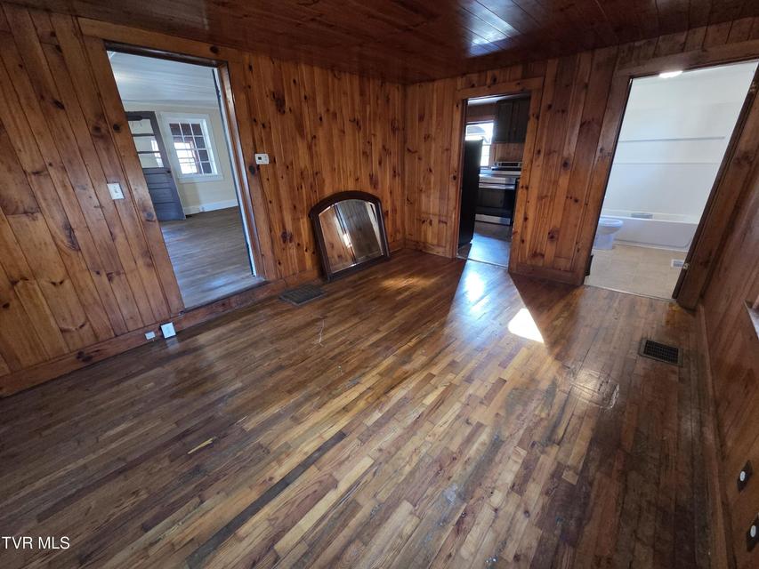 Photo #15: 100 Eisenhower Road