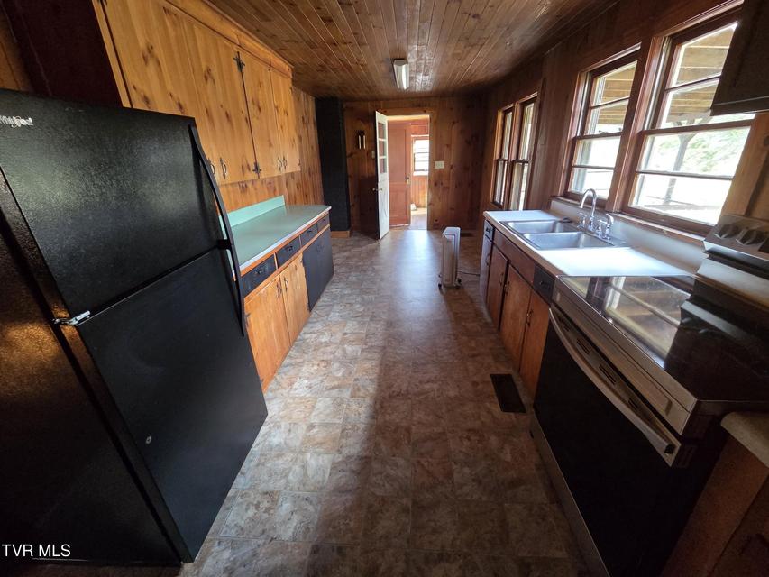 Photo #19: 100 Eisenhower Road