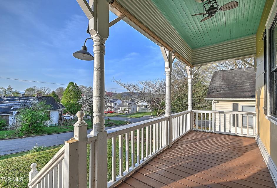 Photo #5: 1021 Lawrence Avenue