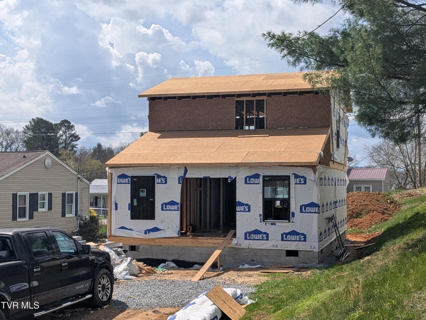 Photo #4: 111 Auburn Street