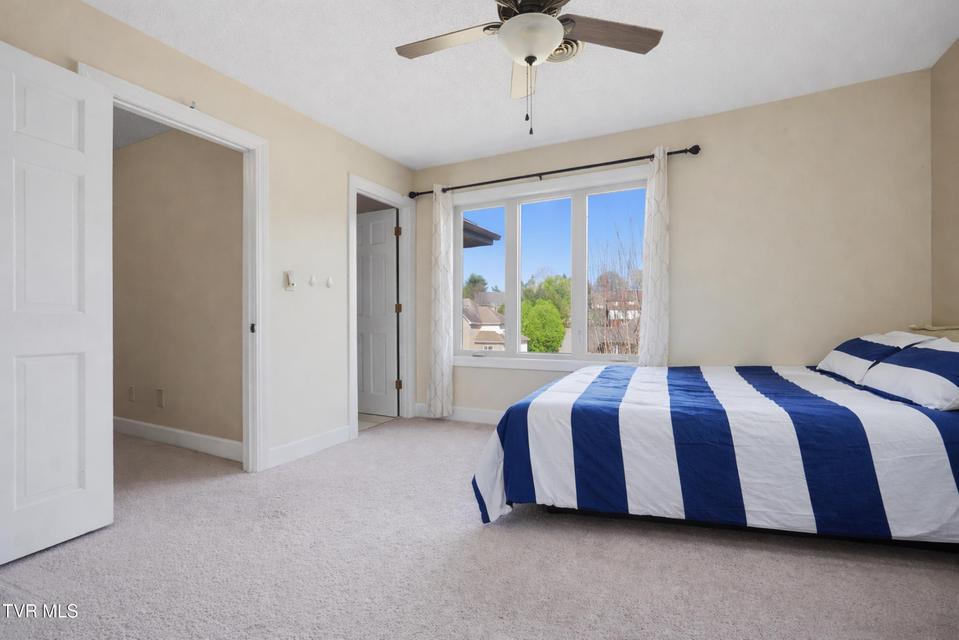 Photo #40: 232 Roscommon Drive