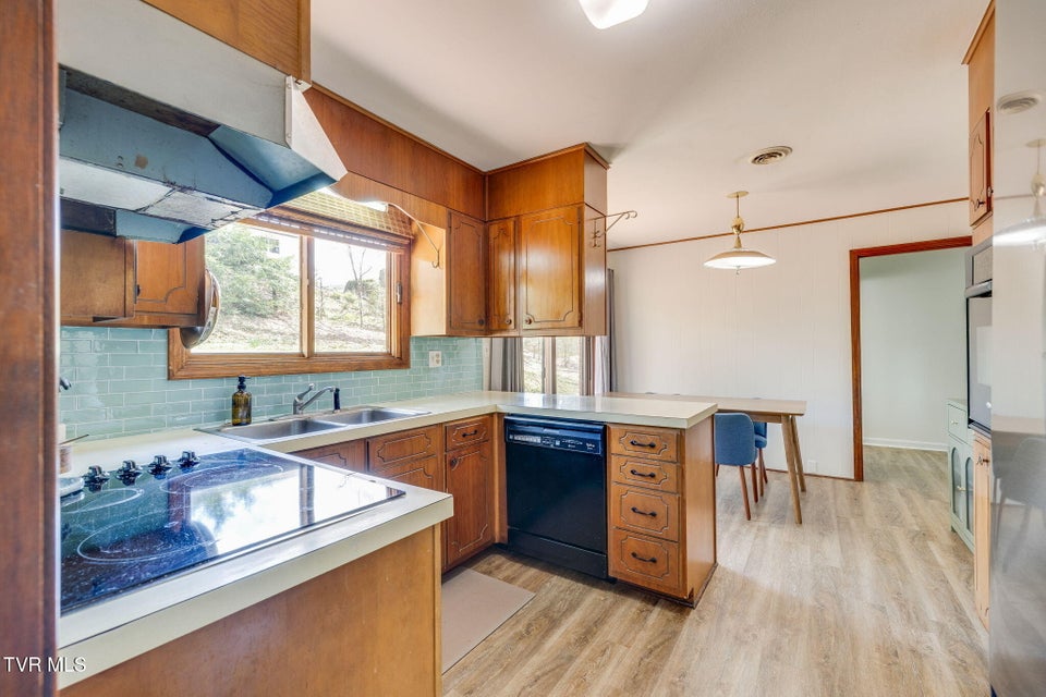 Photo #12: 3937 Ridgeline Drive