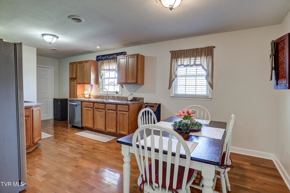 Photo #7: 610 Ridgeview Drive