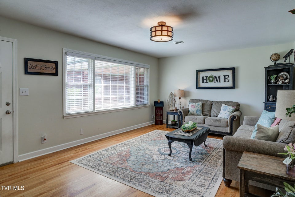 Photo #5: 610 Ridgeview Drive