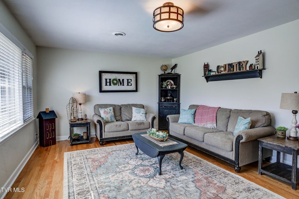 Photo #4: 610 Ridgeview Drive