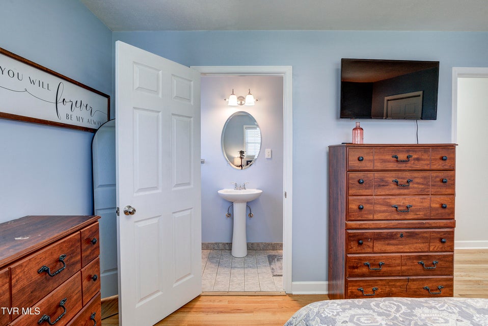 Photo #22: 610 Ridgeview Drive