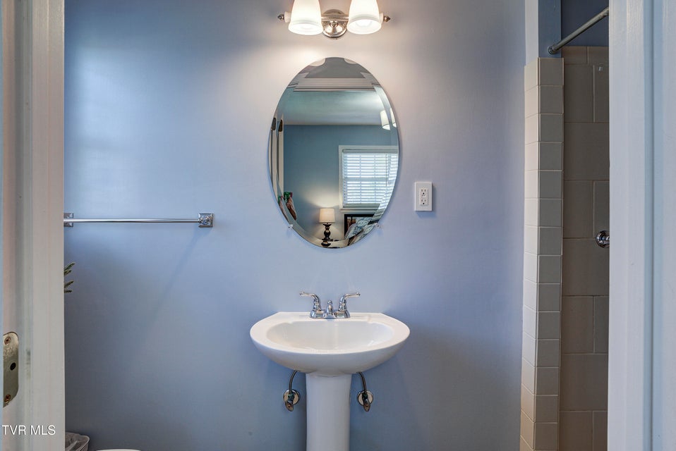 Photo #23: 610 Ridgeview Drive