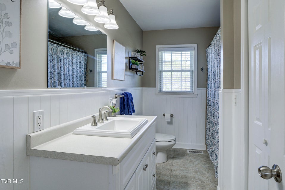 Photo #28: 610 Ridgeview Drive