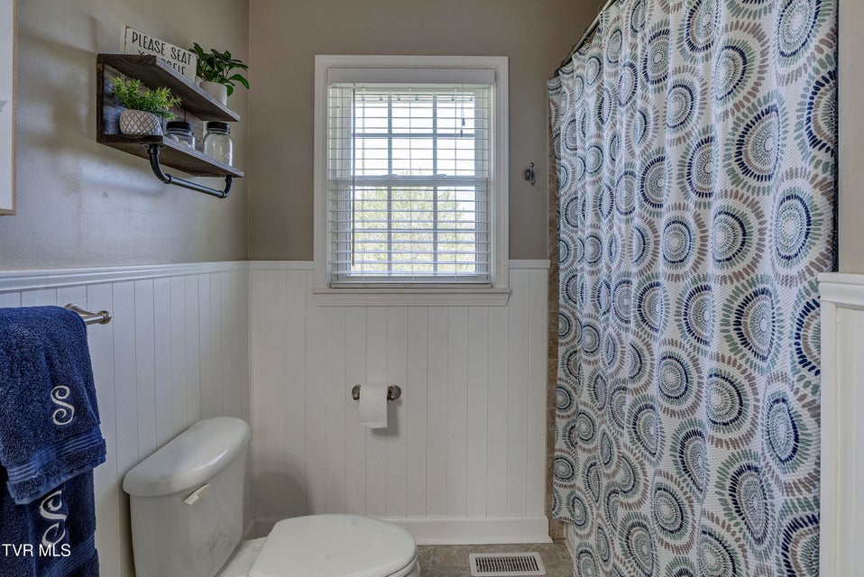 Photo #29: 610 Ridgeview Drive