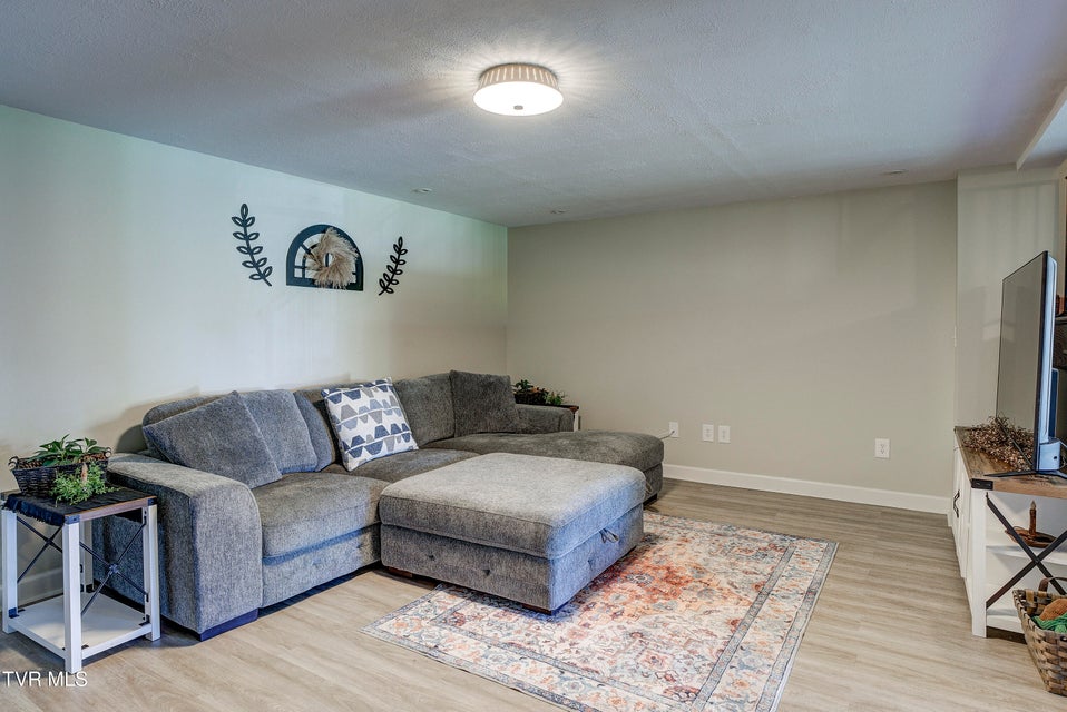 Photo #34: 610 Ridgeview Drive