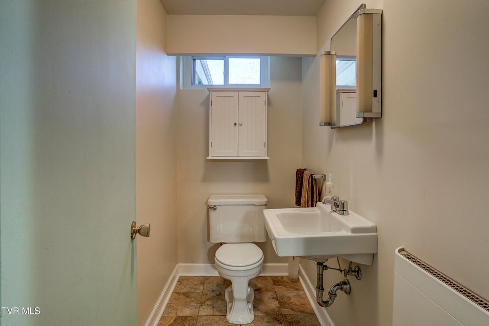 Photo #37: 610 Ridgeview Drive