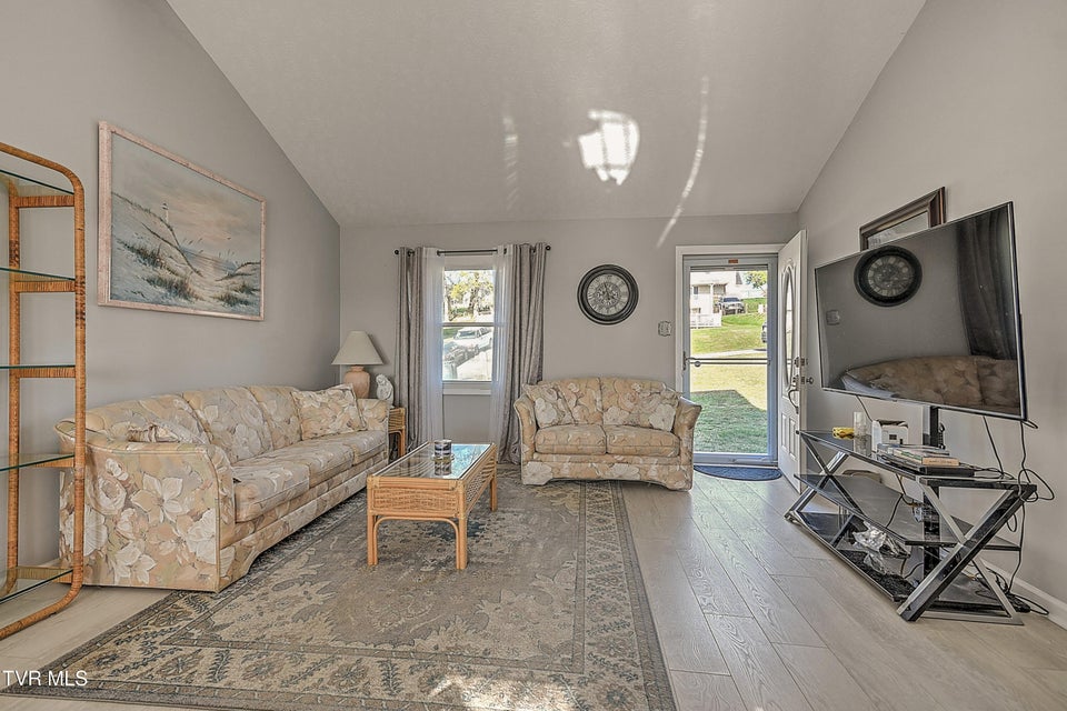 Photo #7: 1023 Starling Drive