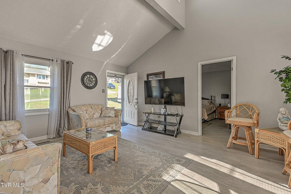 Photo #8: 1023 Starling Drive