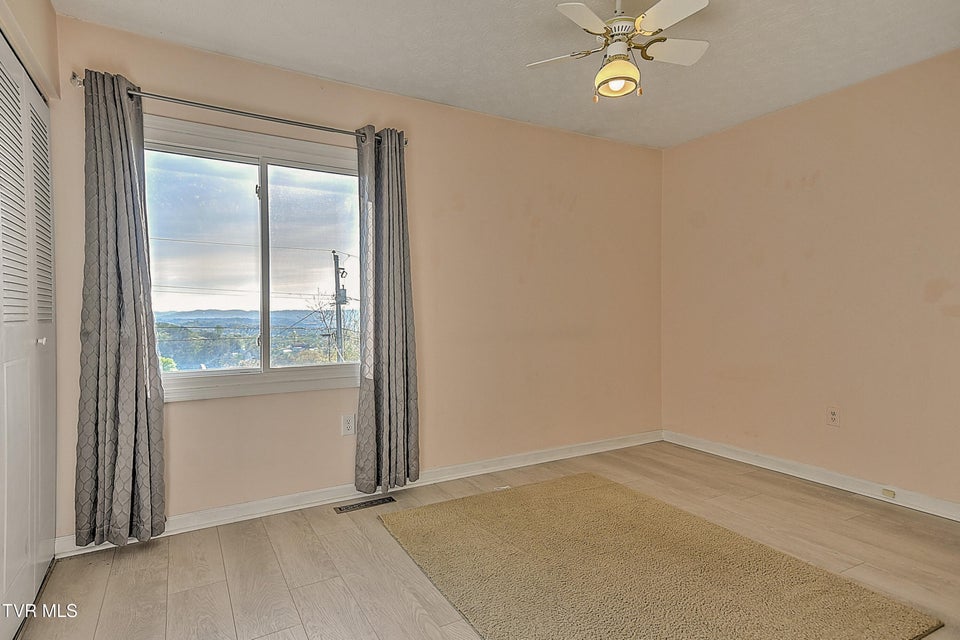 Photo #23: 1023 Starling Drive