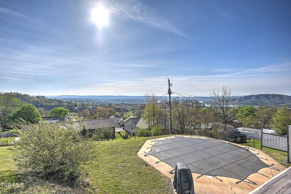 Photo #38: 1023 Starling Drive