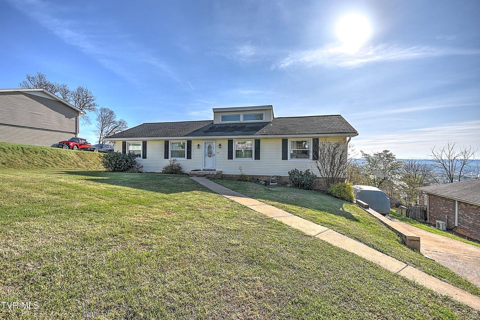 Photo #44: 1023 Starling Drive