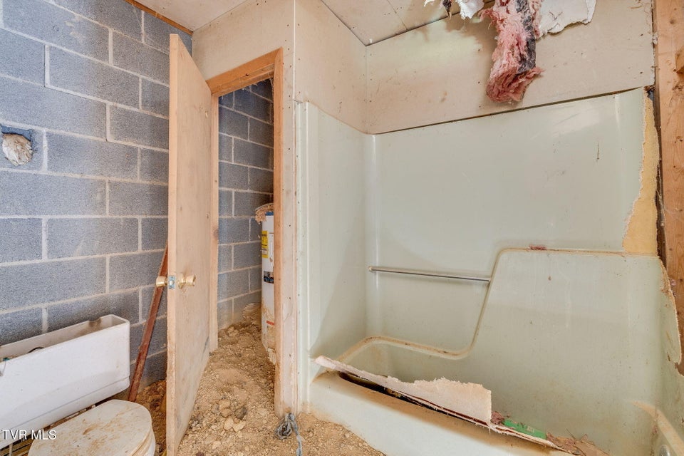 Photo #11: 571 Walnut Hill Road