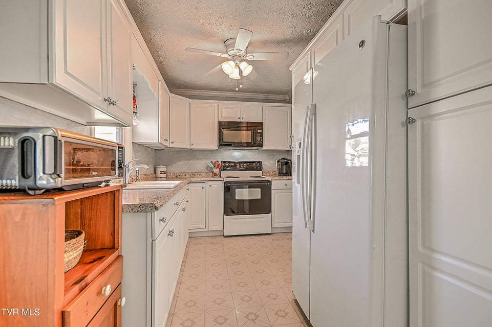 Photo #3: 4091 Highway 126 