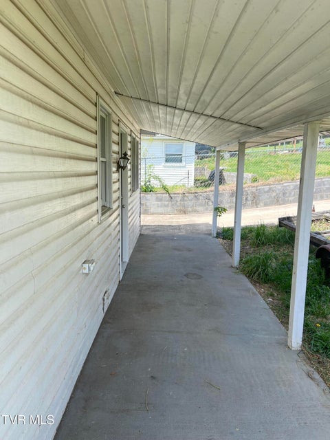 Photo #7: 907 Riverside Avenue