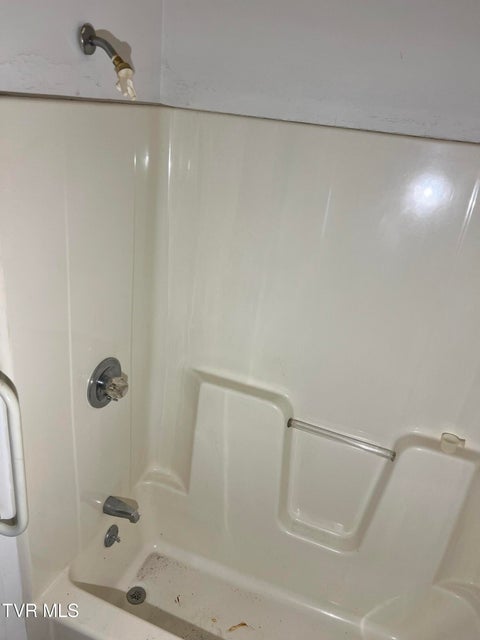 Photo #23: 907 Riverside Avenue