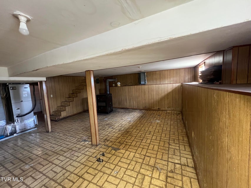 Photo #25: 907 Riverside Avenue