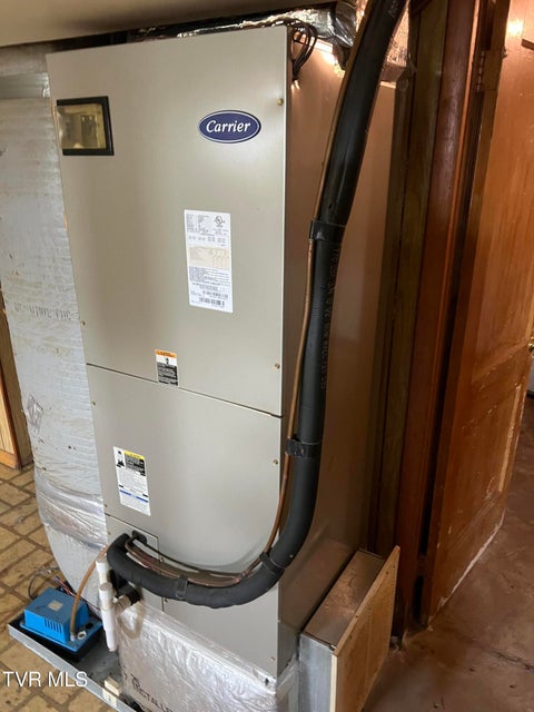 Photo #32: 907 Riverside Avenue